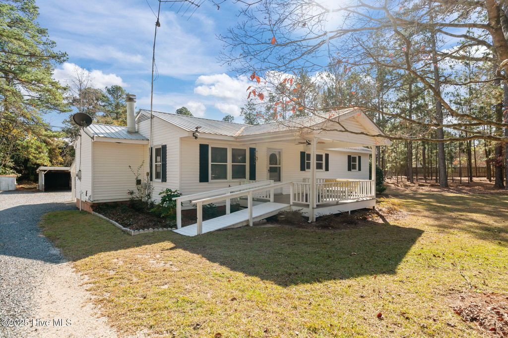 Photo of 435 Sand Pit Road, Aberdeen, NC 28315 (MLS # 100542673)