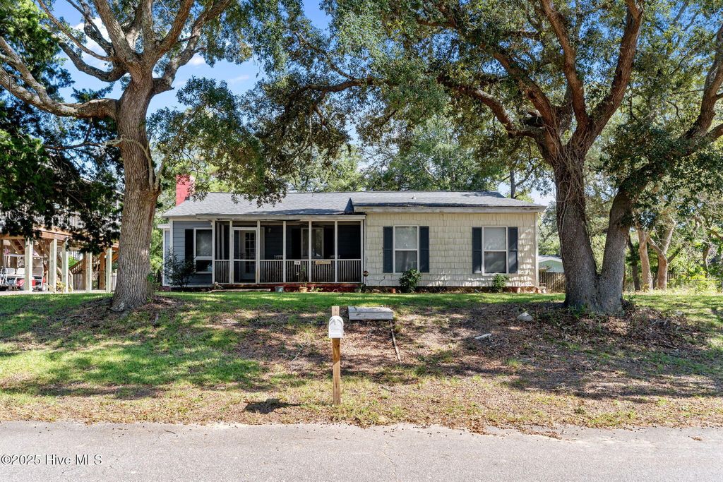 Photo of 116 SE 2nd Street, Oak Island, NC 28465 (MLS # 100536302)