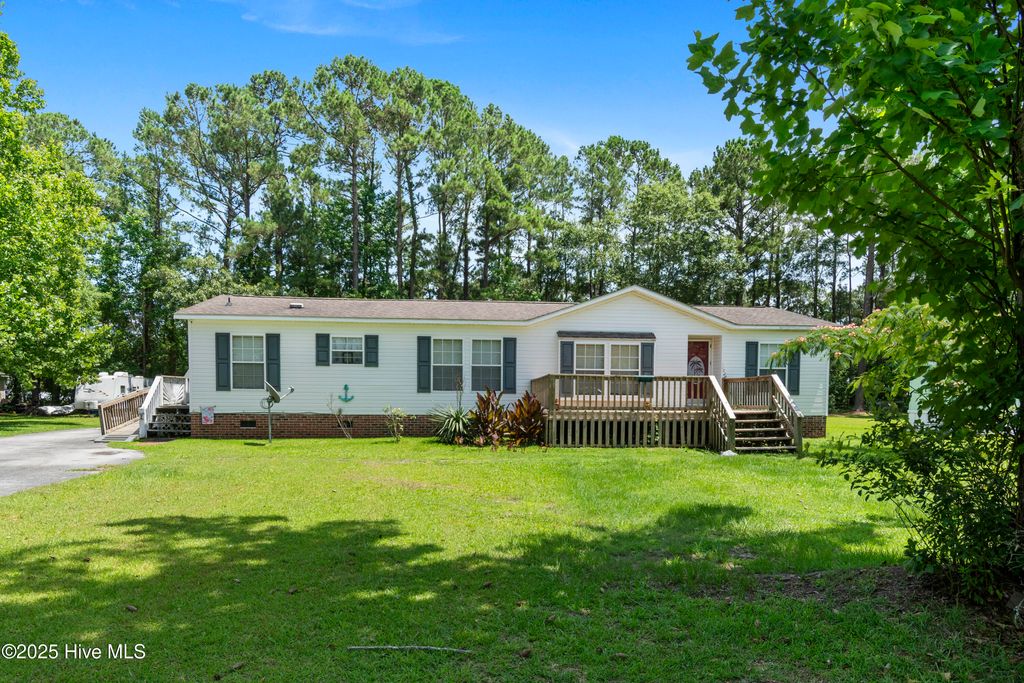 Photo of 118 Woodland Drive, Swansboro, NC 28584 (MLS # 100514082)