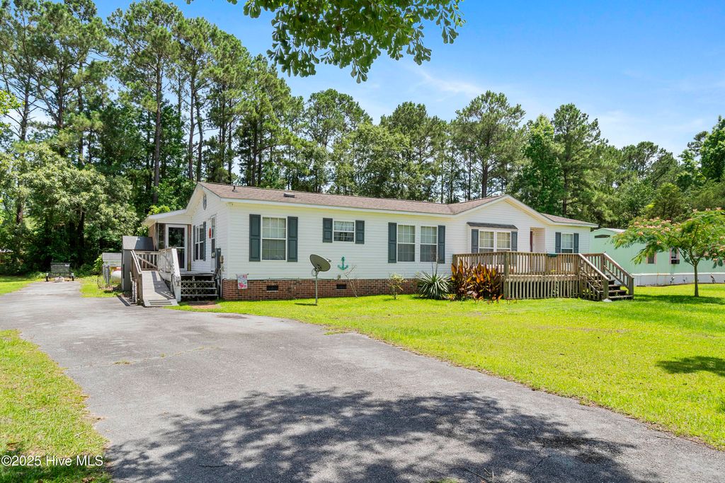 Photo of 118 Woodland Drive, Swansboro, NC 28584 (MLS # 100514082)