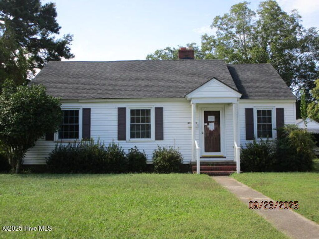 Photo of 1321 N Williams Circle, Elizabeth City, NC 27909 (MLS # 100538879)