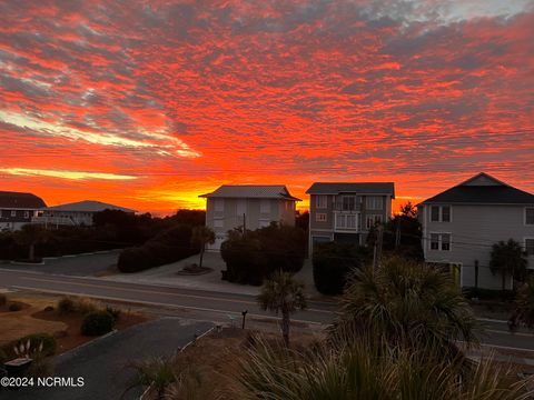 A home in Topsail Beach