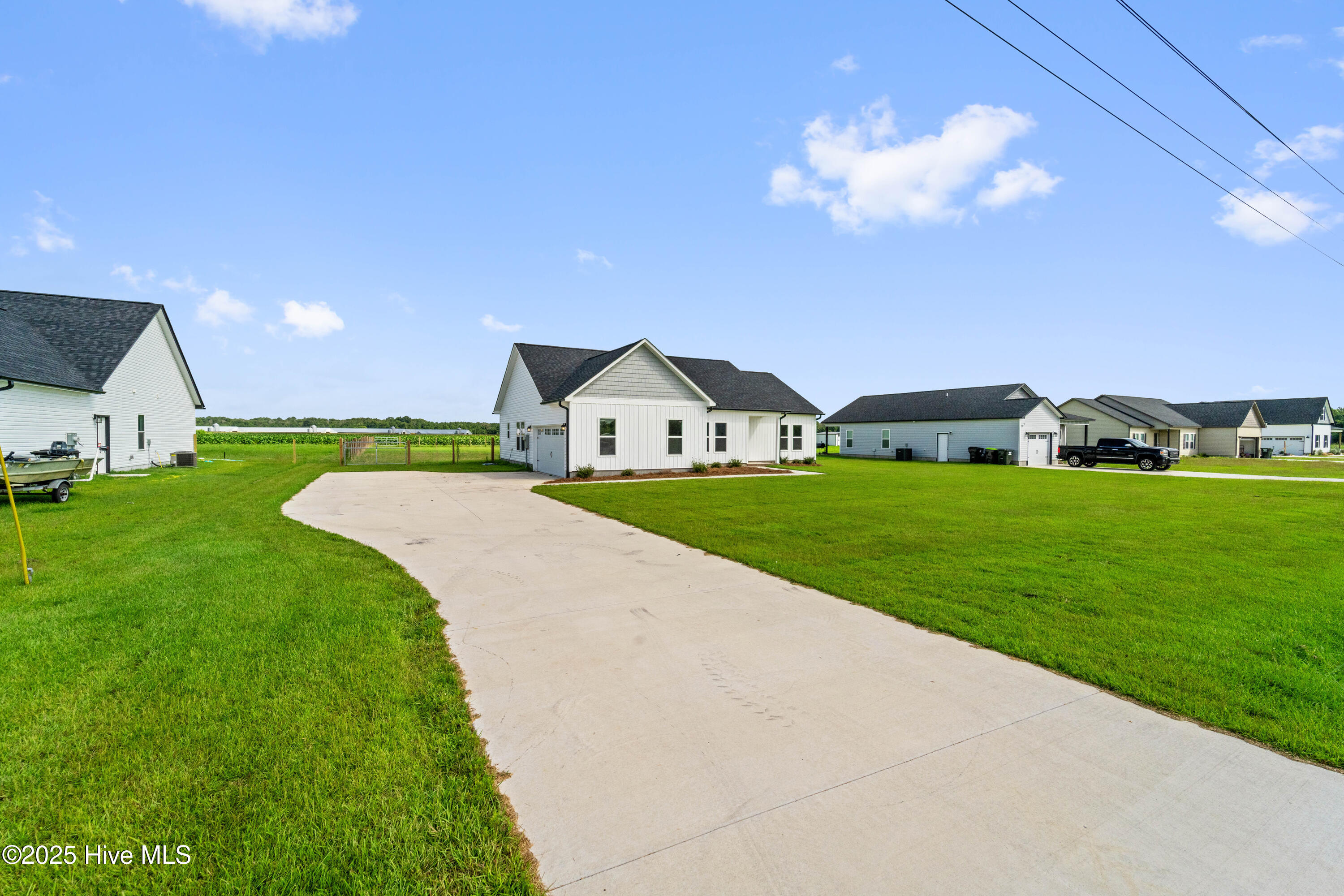 3648 Highway 41 W