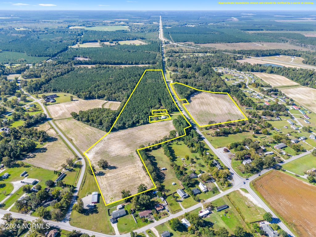 Photo of 29 New Bern Highway, Maysville, NC 28555 (MLS # 100474491)