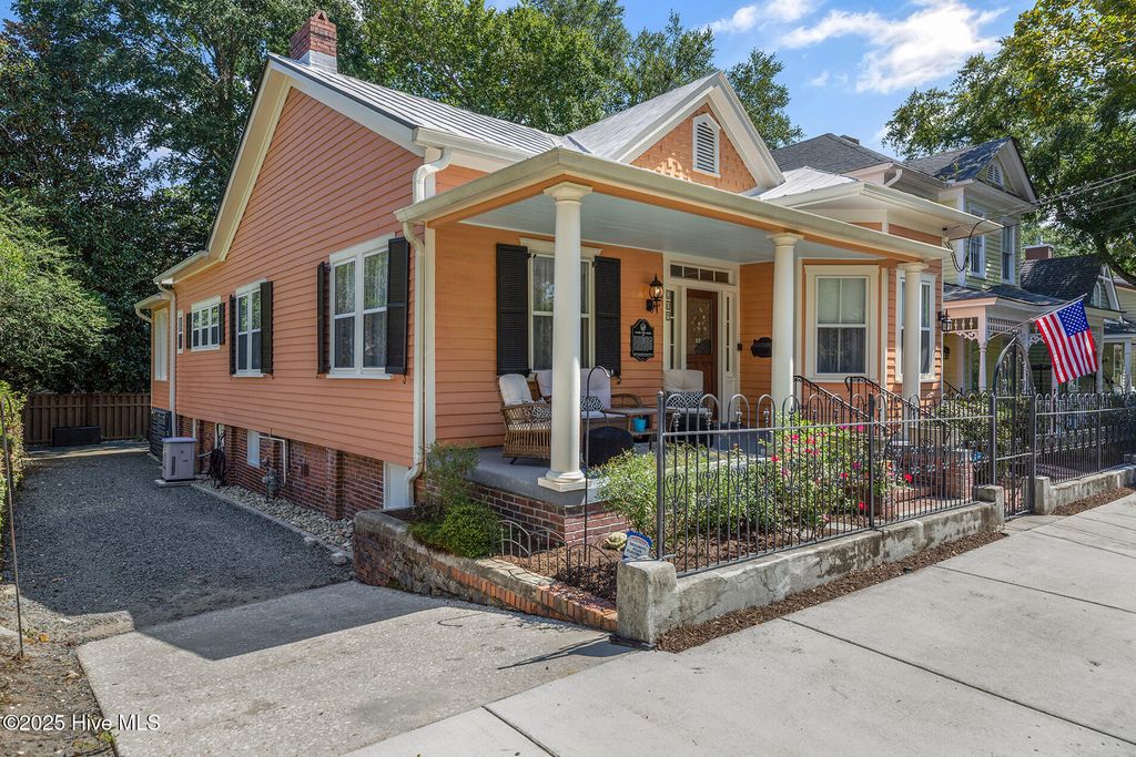 Photo of 209 S 6th Street, Wilmington, NC 28401 (MLS # 100531765)