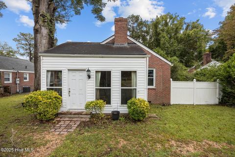 Photo of 1607 Oakwood Avenue, New Bern, NC 28562 (MLS # 100536356)