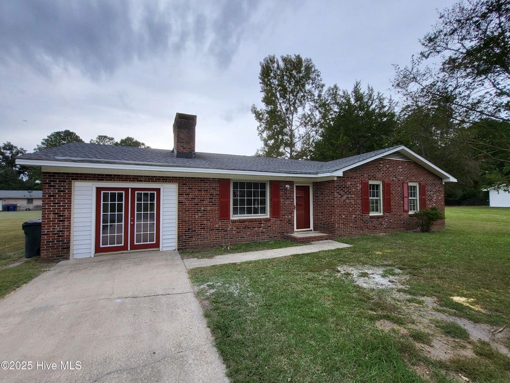 Photo of 1304 Manchester Road, Kinston, NC 28504 (MLS # 100536573)