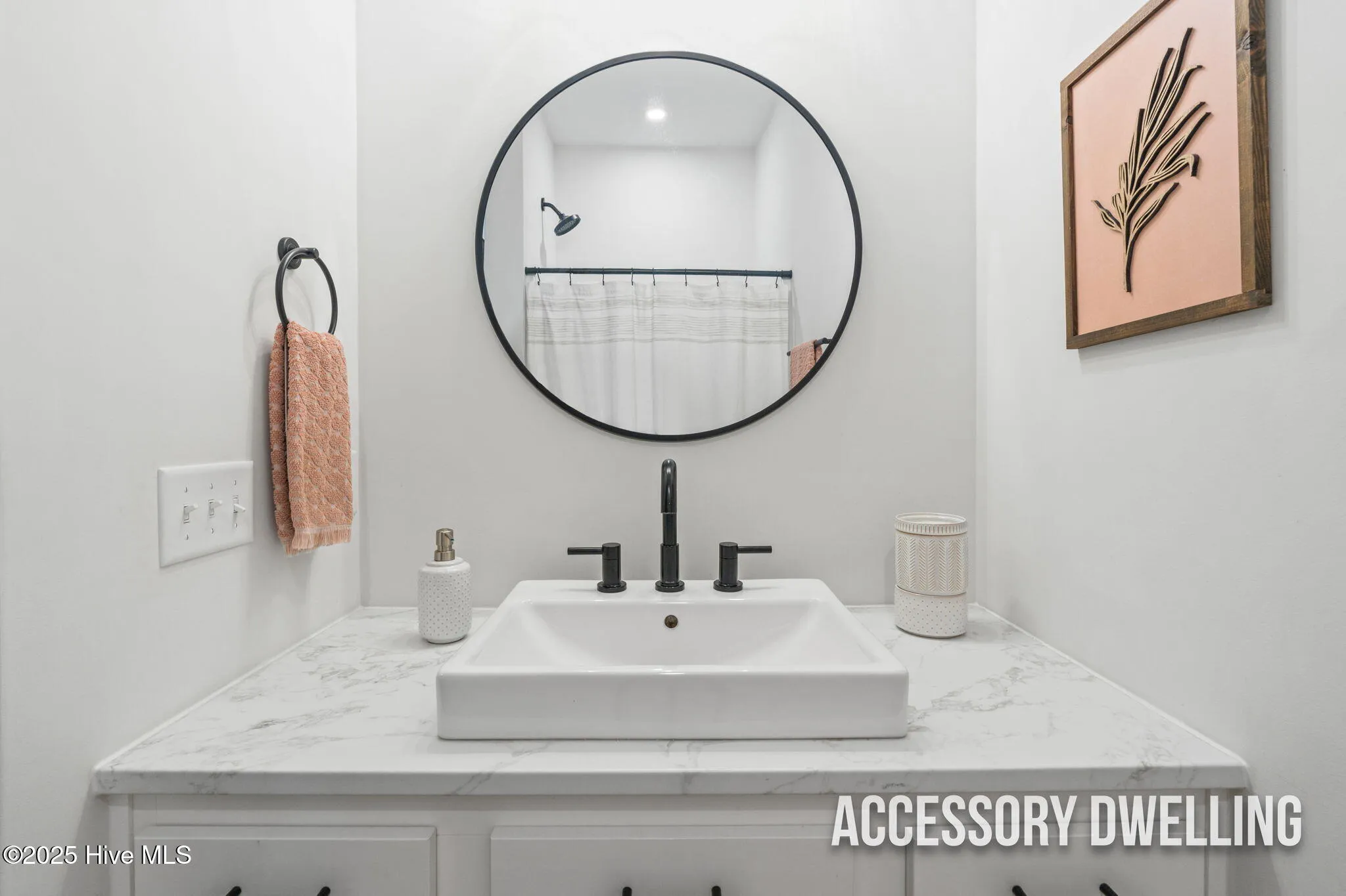 Oak Island, North Carolina 28465, United States, 5 Bedrooms Bedrooms, ,4 BathroomsBathrooms,Residential,Pending,208900