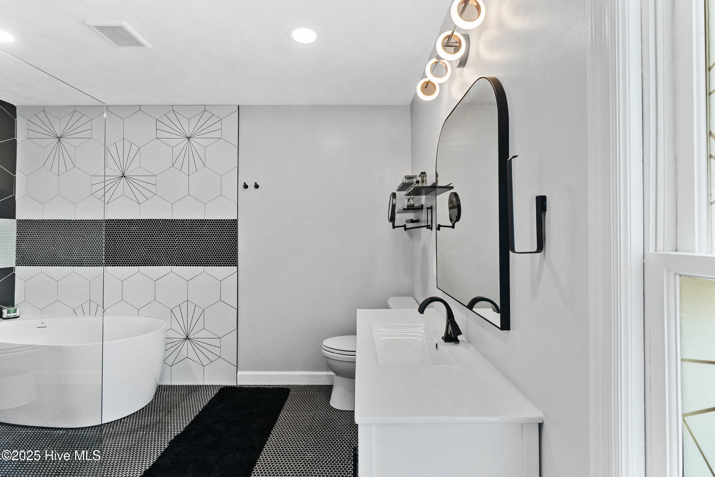 Wilmington, North Carolina 28409, United States, 3 Bedrooms Bedrooms, ,3 BathroomsBathrooms,Residential,Active,99060