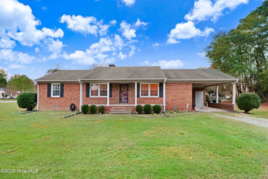 Photo of 102 Myrtle Road, Goldsboro, NC 27534 (MLS # 100519895)