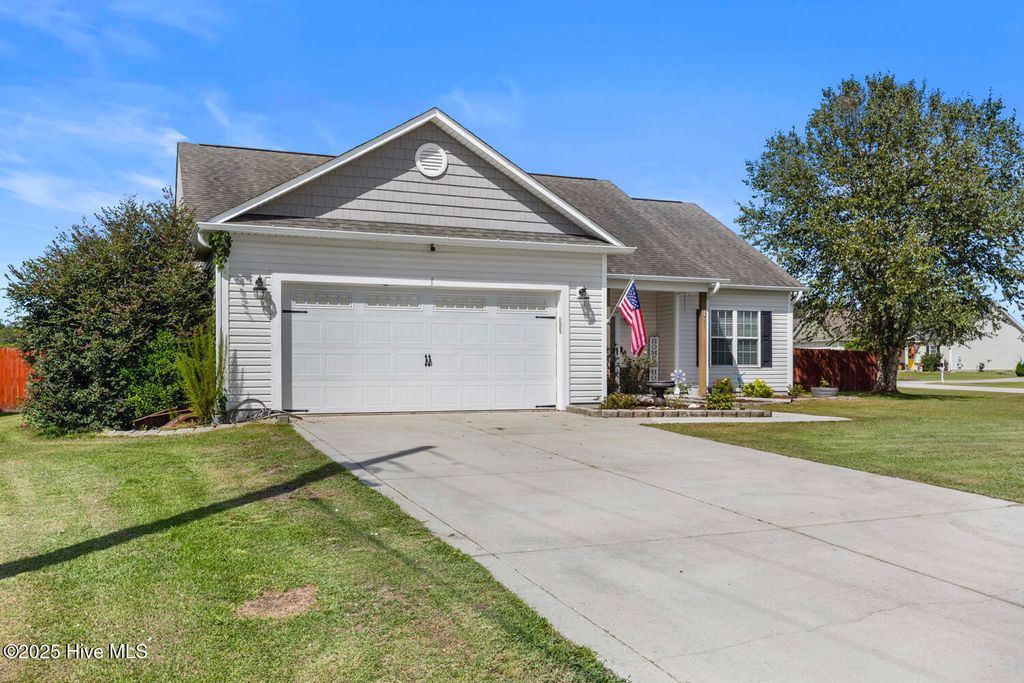 Photo of 200 Classy Court, Richlands, NC 28574 (MLS # 100534622)