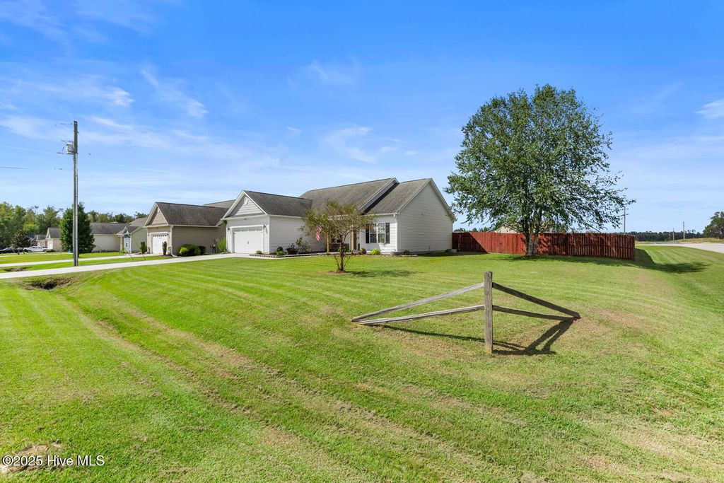 Photo of 200 Classy Court, Richlands, NC 28574 (MLS # 100534622)