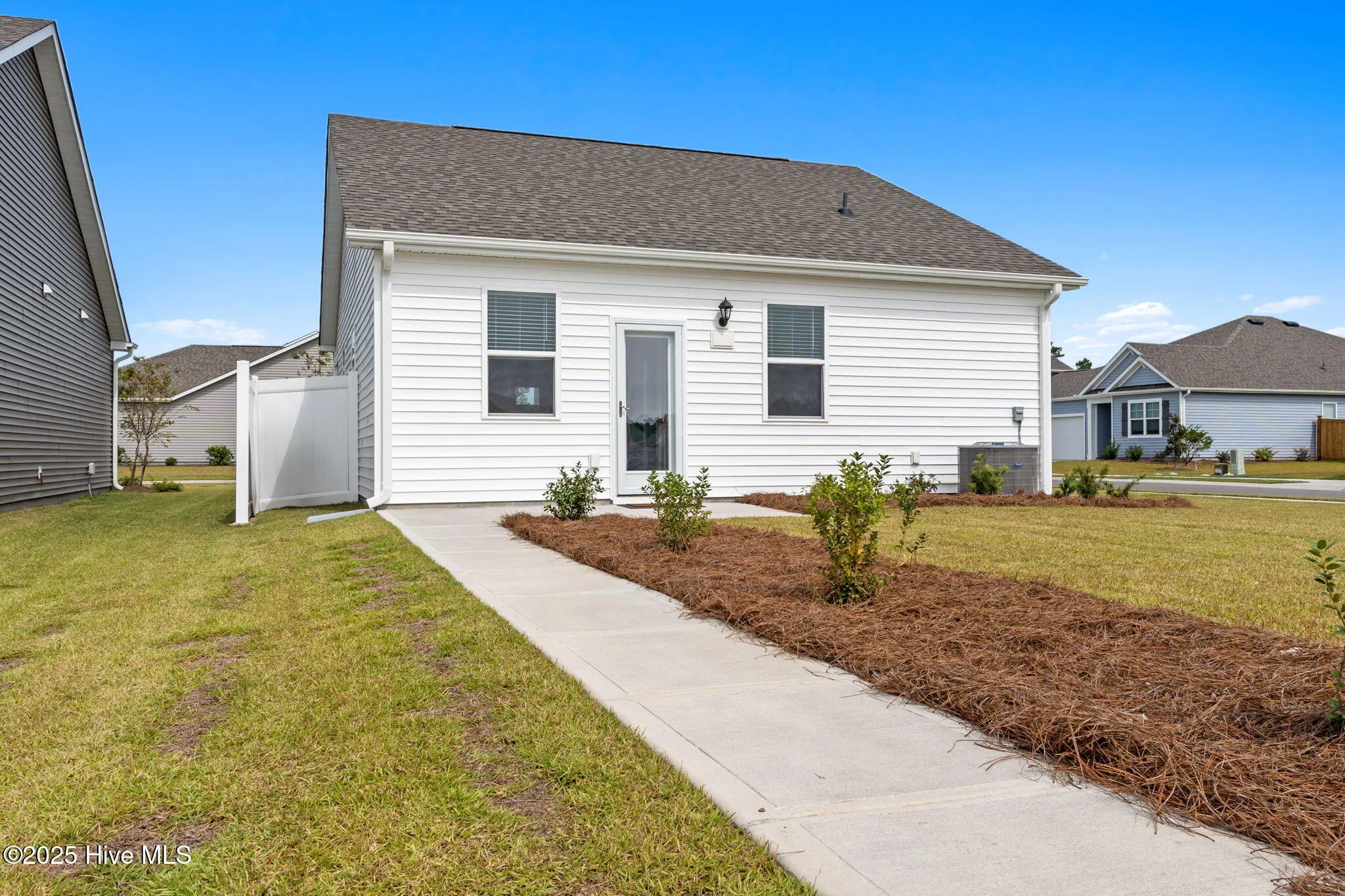 Wilmington, North Carolina 28411, United States, 2 Bedrooms Bedrooms, ,2 BathroomsBathrooms,Residential,Active,210209