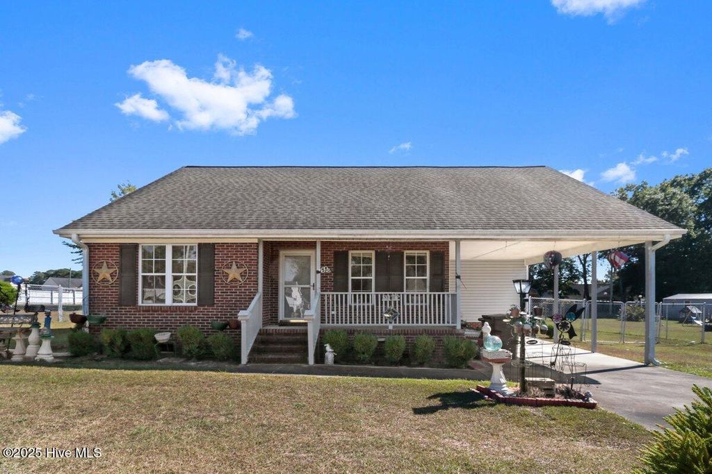 Photo of 1302 Ben Brewington Court, Goldsboro, NC 27530 (MLS # 100538541)