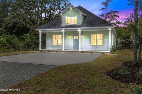 A home in Oak Island