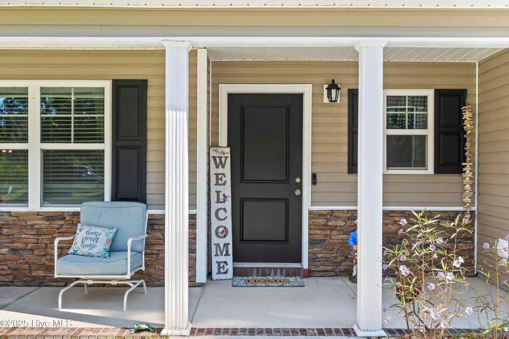 Photo of 207 Morse Drive, Hubert, NC 28539 (MLS # 100528188)