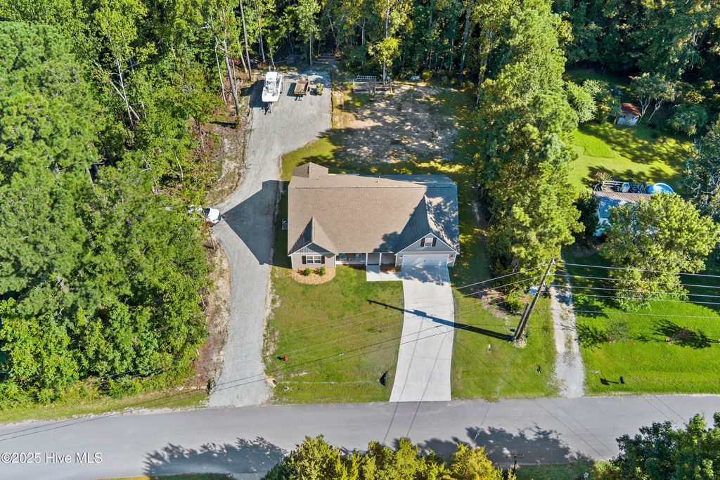 Photo of 207 Morse Drive, Hubert, NC 28539 (MLS # 100528188)
