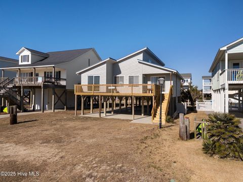 A home in Oak Island