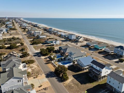 A home in Oak Island