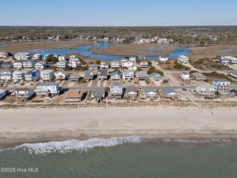 A home in Oak Island