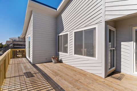 A home in Oak Island