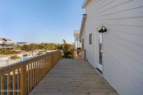 A home in Oak Island