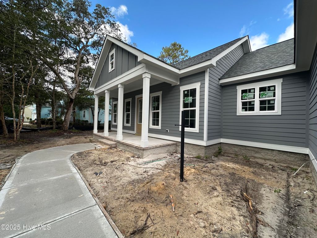 Photo of 684 Pelican Circle SE, Bolivia, NC 28422 (MLS # 100543232)