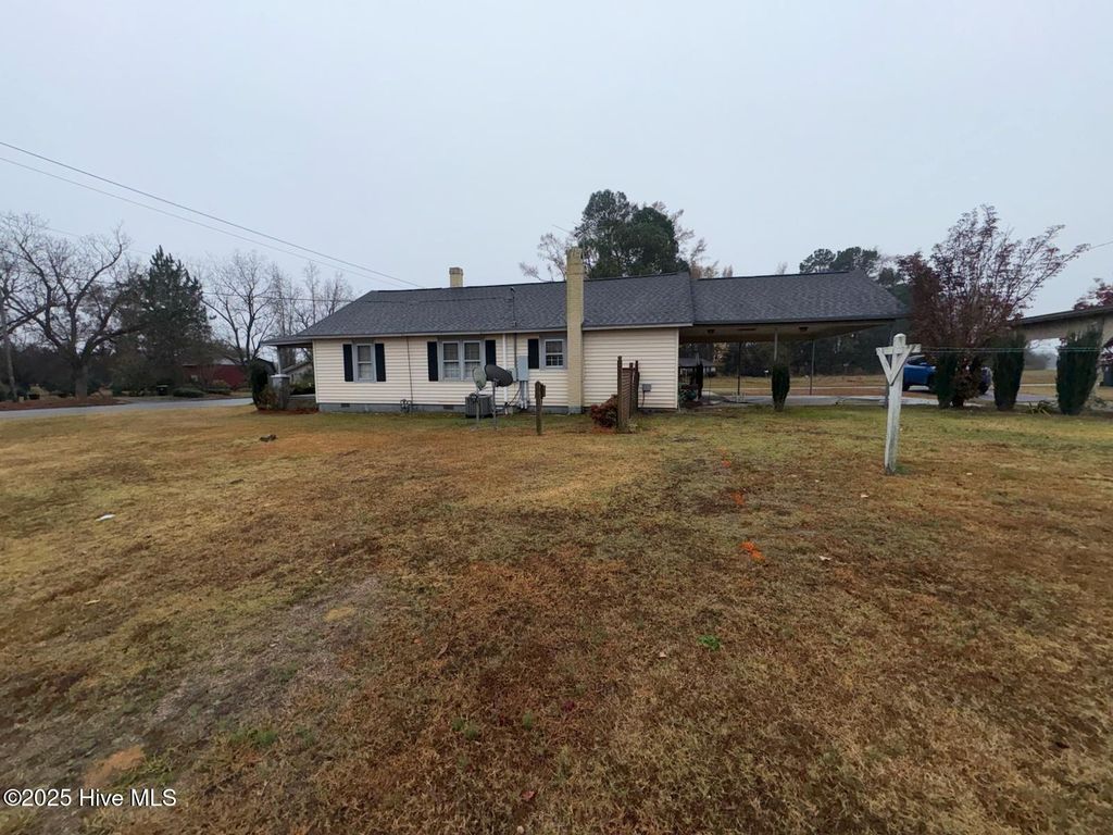Photo of 402 S Main Street, Salemburg, NC 28385 (MLS # 100543486)