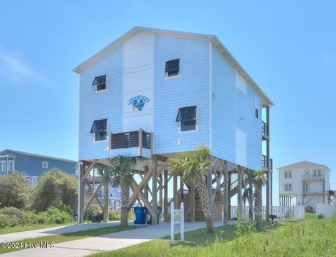 A home in Oak Island