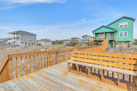 A home in Oak Island