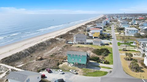 A home in Oak Island