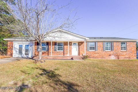Photo of 42 Heritage Drive, Jacksonville, NC 28540 (MLS # 100543295)