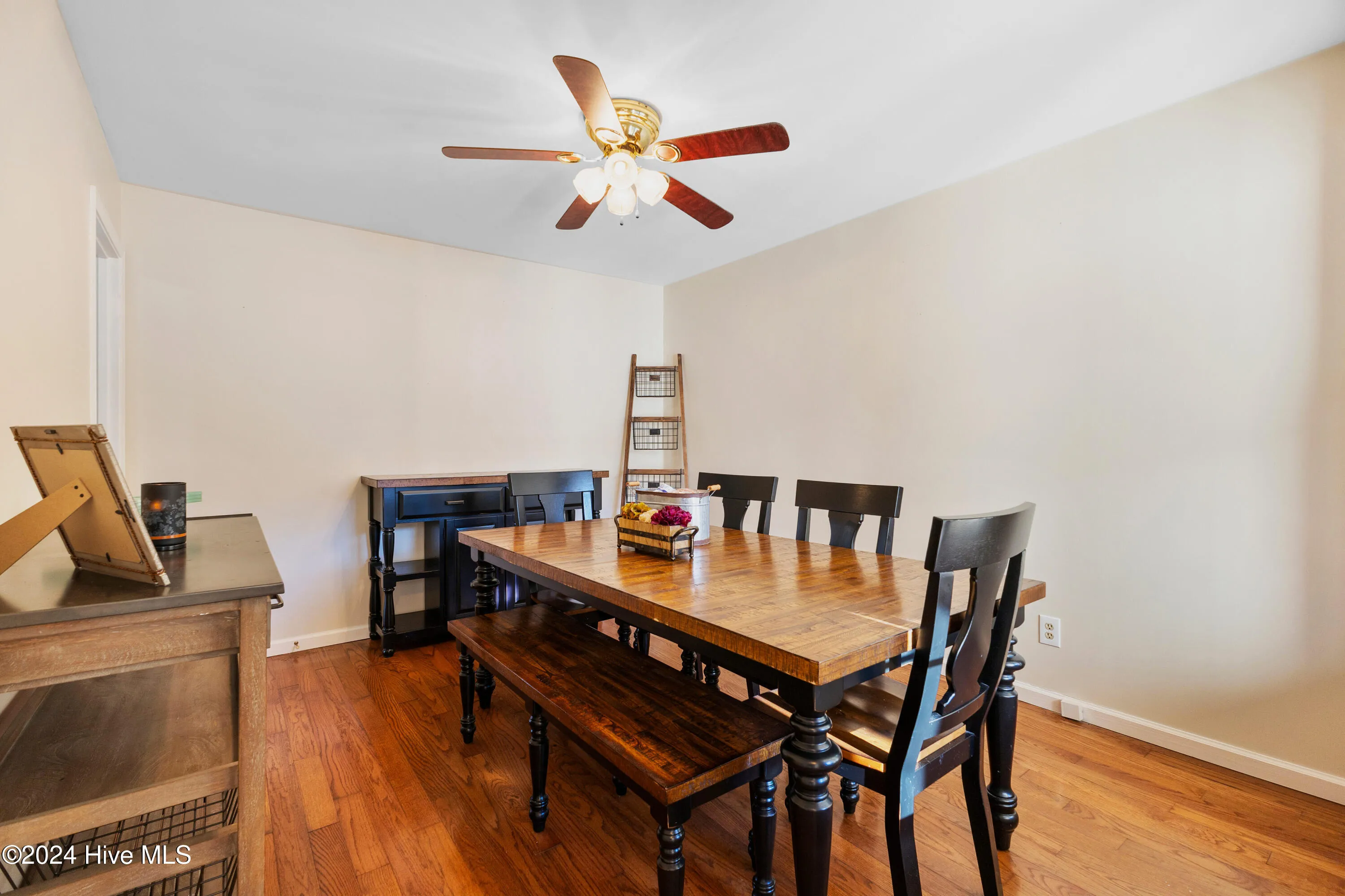 Wilmington, North Carolina 28409, United States, 3 Bedrooms Bedrooms, ,2 BathroomsBathrooms,Residential,Pending,30620