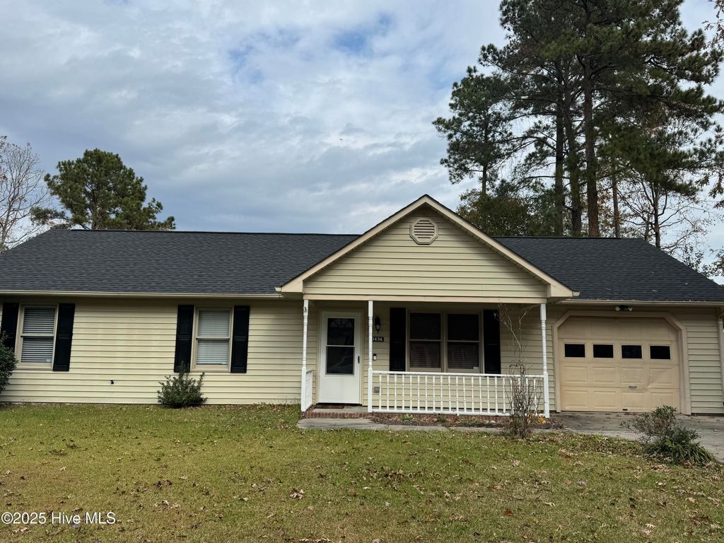 Photo of 3434 Preakness Place, New Bern, NC 28562 (MLS # 100542312)