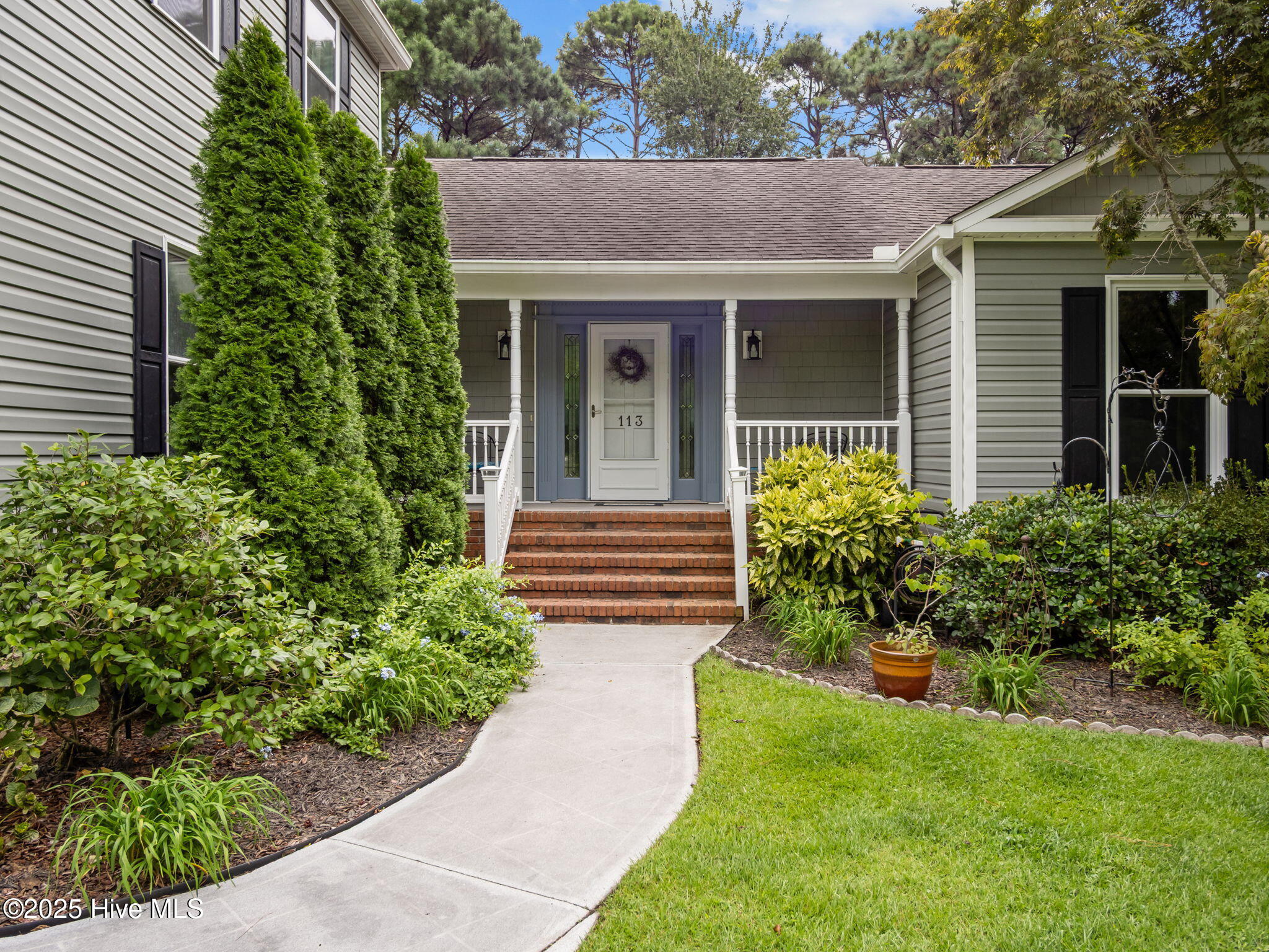 113 Fairway Dr W Drive W