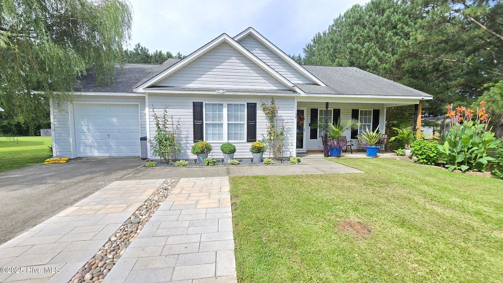 Photo of 108 Willowbend Drive, Burgaw, NC 28425 (MLS # 100514132)