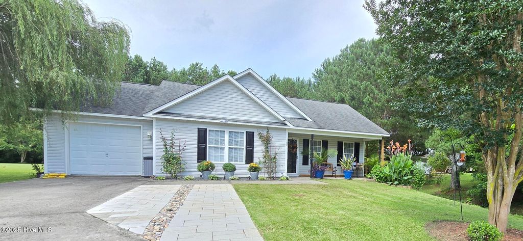 Photo of 108 Willowbend Drive, Burgaw, NC 28425 (MLS # 100514132)