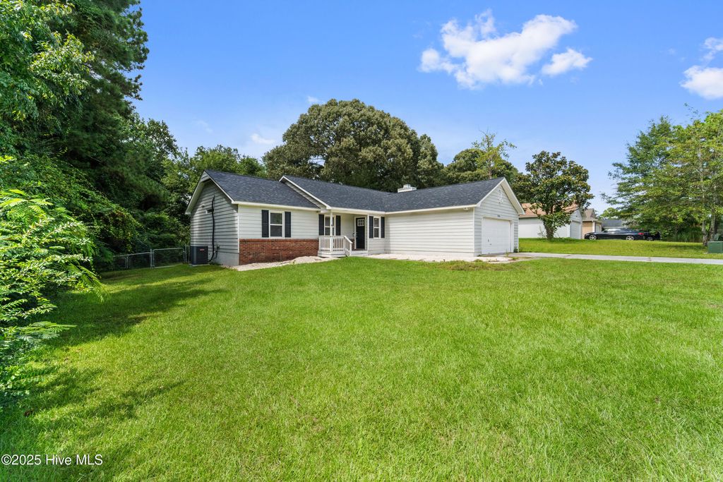 Photo of 2696 Idlebrook Circle, Midway Park, NC 28544 (MLS # 100527037)