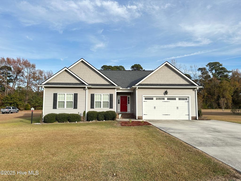 Photo of 216 Beaver Dam Drive, Clinton, NC 28328 (MLS # 100542559)