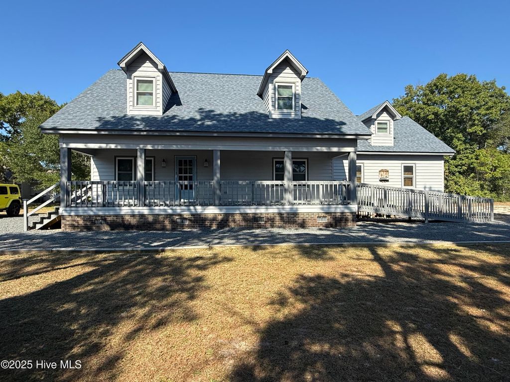 Photo of 2106 E Oak Island Drive, Oak Island, NC 28465 (MLS # 100515405)