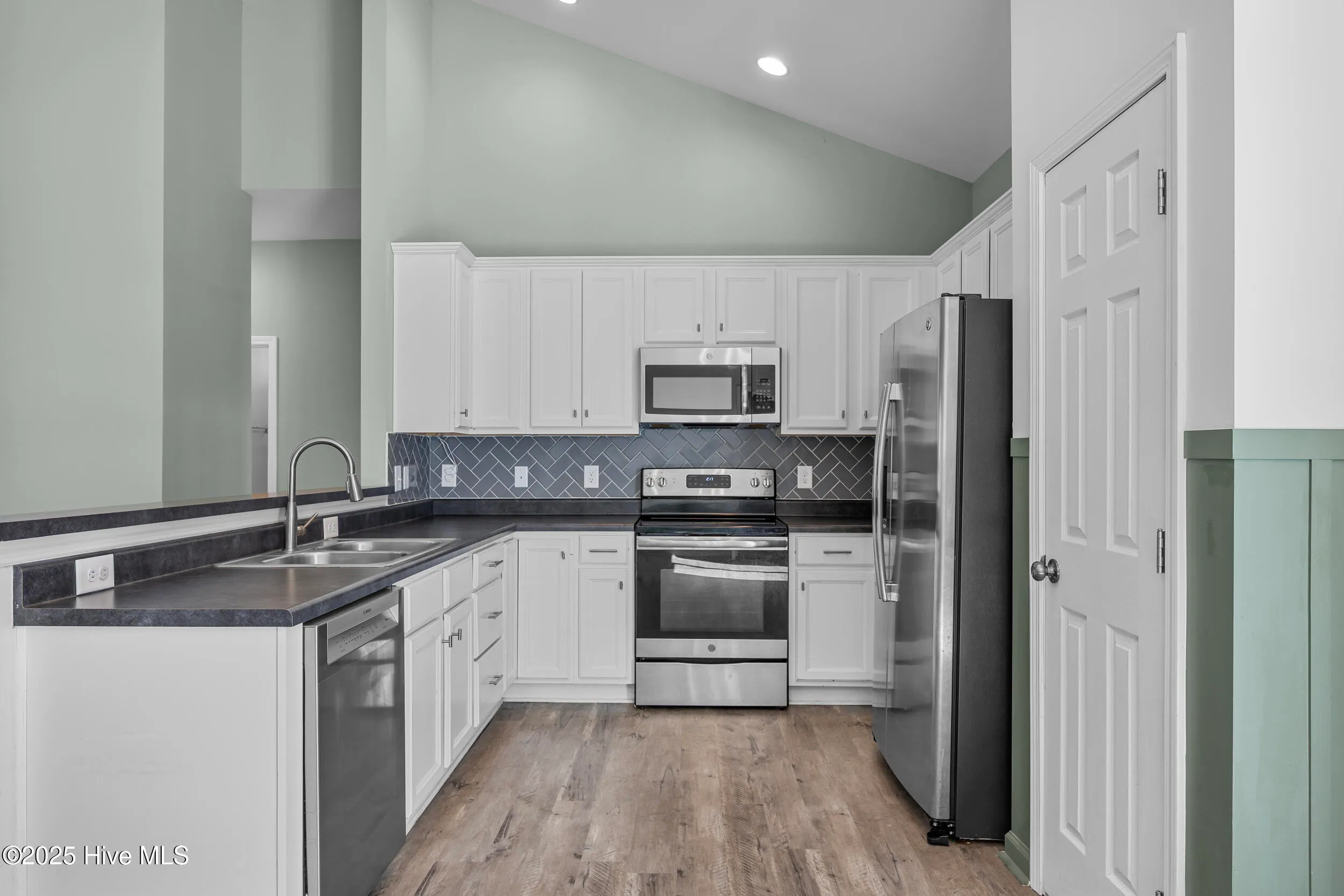 Leland, North Carolina 28451, United States, 3 Bedrooms Bedrooms, ,2 BathroomsBathrooms,Residential,Pending,230862