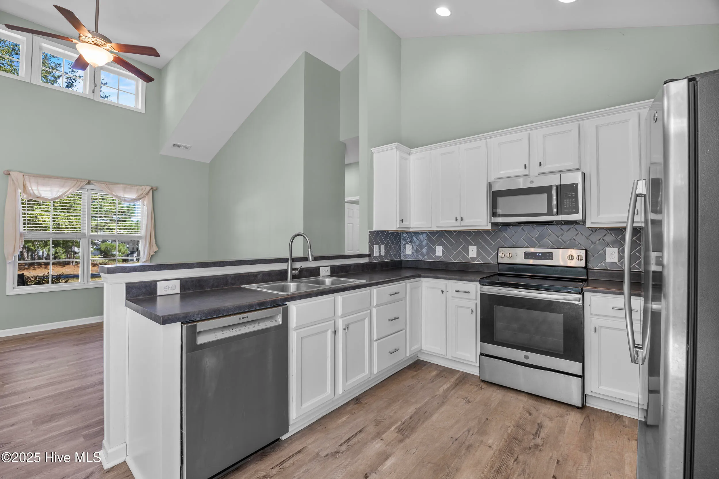 Leland, North Carolina 28451, United States, 3 Bedrooms Bedrooms, ,2 BathroomsBathrooms,Residential,Pending,230862