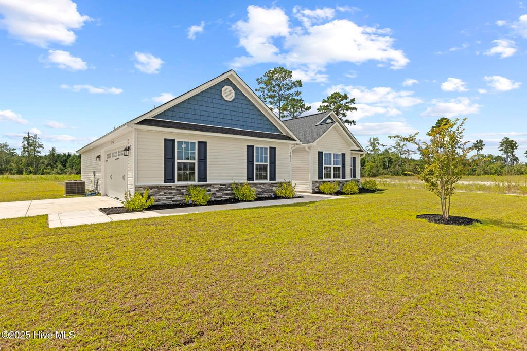 Photo of 3015 Carthage Loop, Jacksonville, NC 28546 (MLS # 100527988)