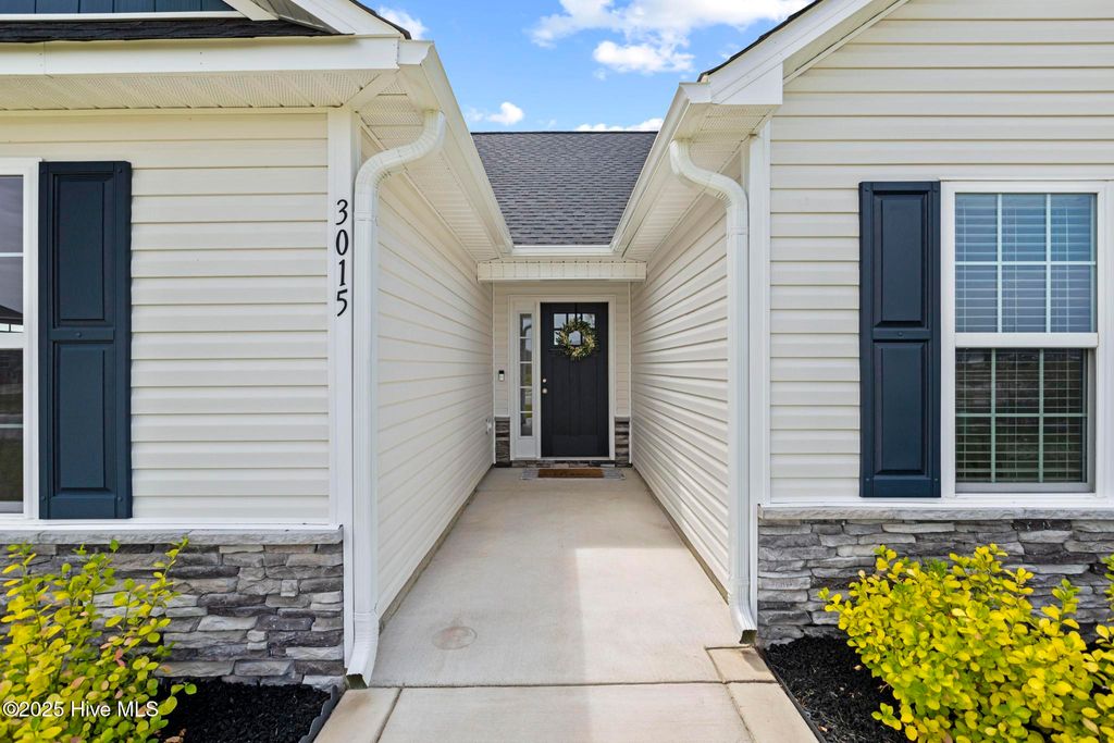 Photo of 3015 Carthage Loop, Jacksonville, NC 28546 (MLS # 100527988)