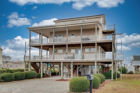 A home in North Topsail Beach