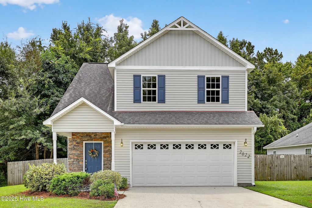 Photo of 2022 W T Whitehead Drive, Jacksonville, NC 28546 (MLS # 100526646)