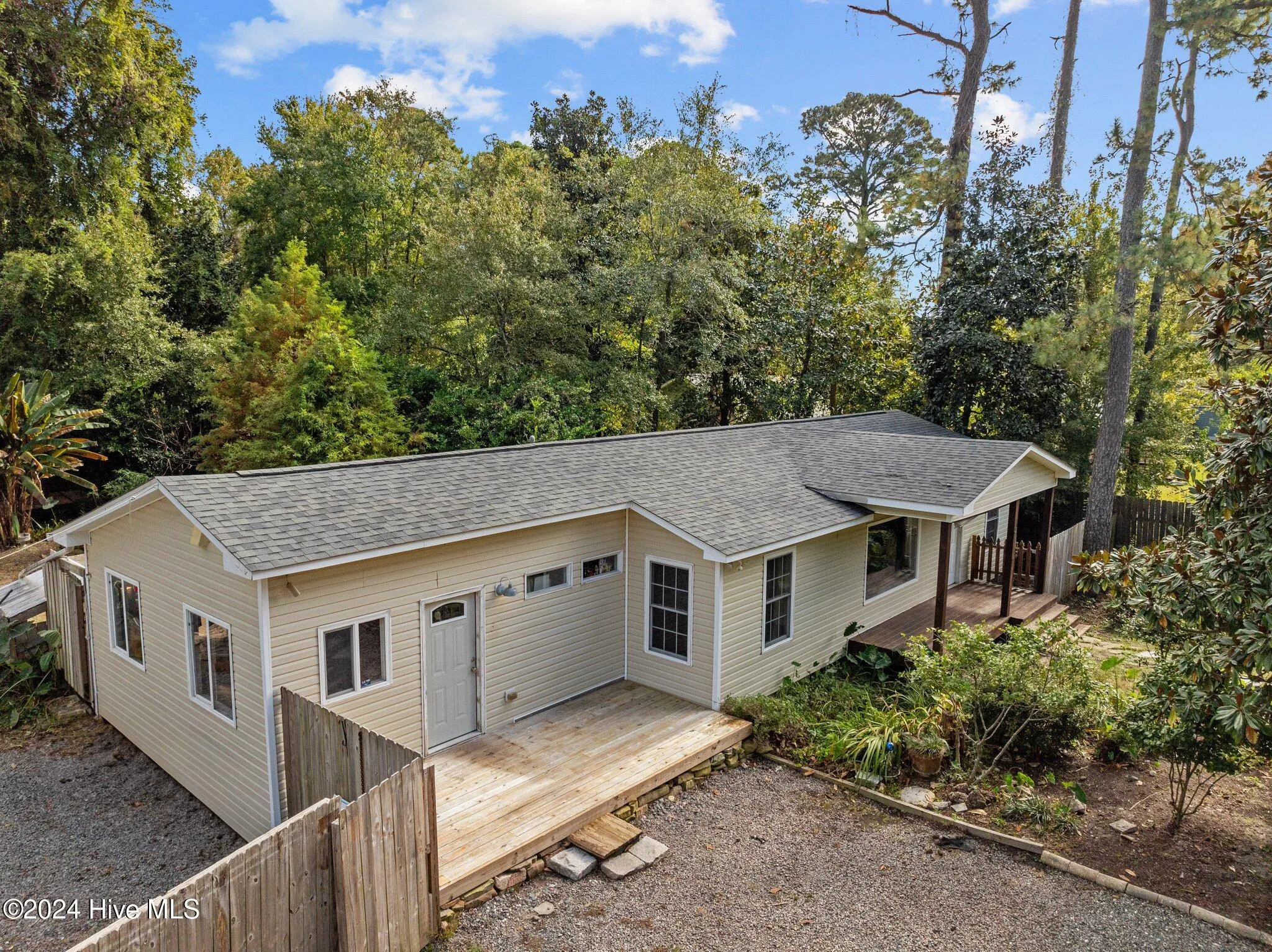 Wilmington, North Carolina 28401, United States, 3 Bedrooms Bedrooms, ,1 BathroomBathrooms,Residential,Pending,17590