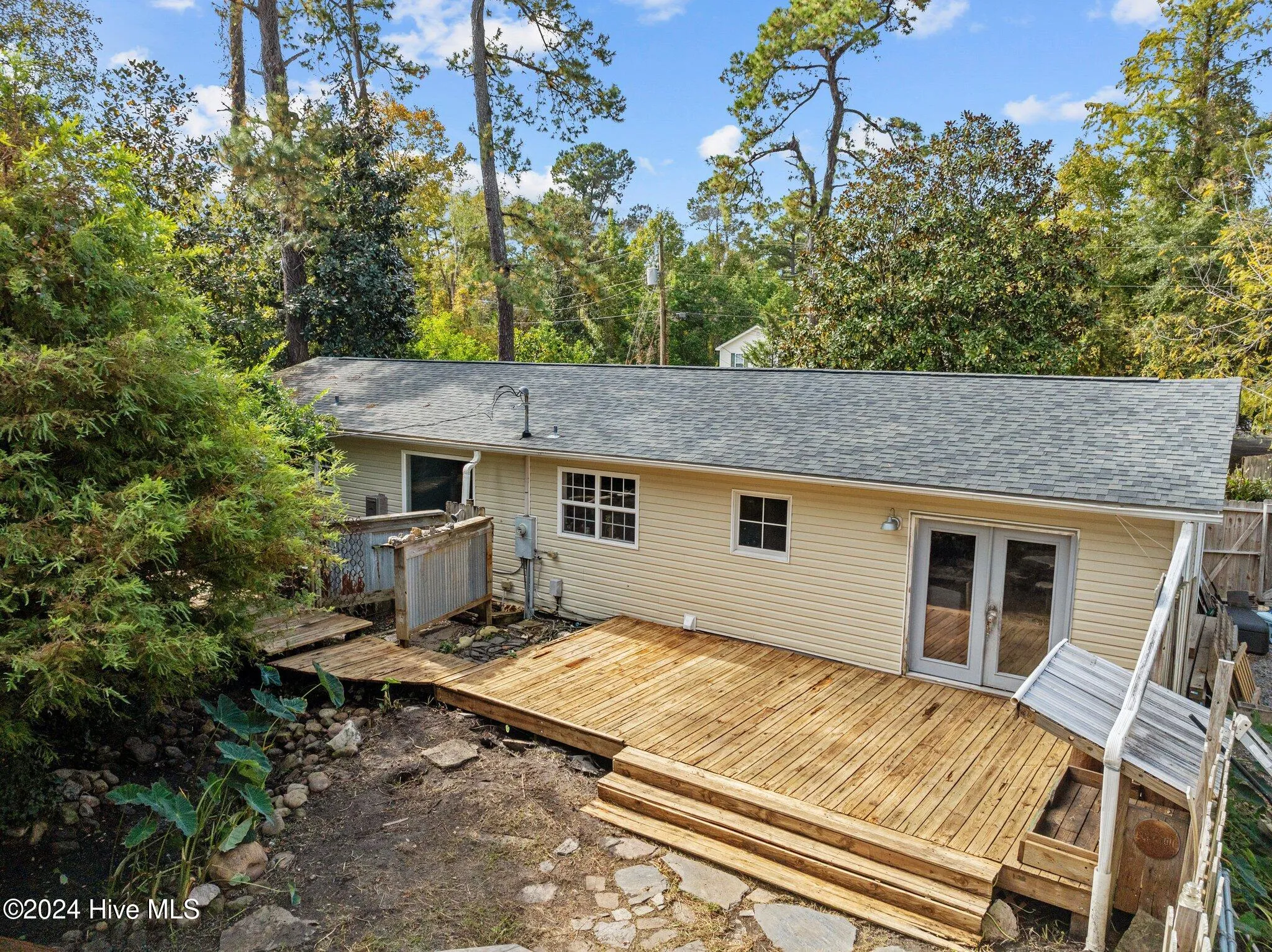 Wilmington, North Carolina 28401, United States, 3 Bedrooms Bedrooms, ,1 BathroomBathrooms,Residential,Pending,17590