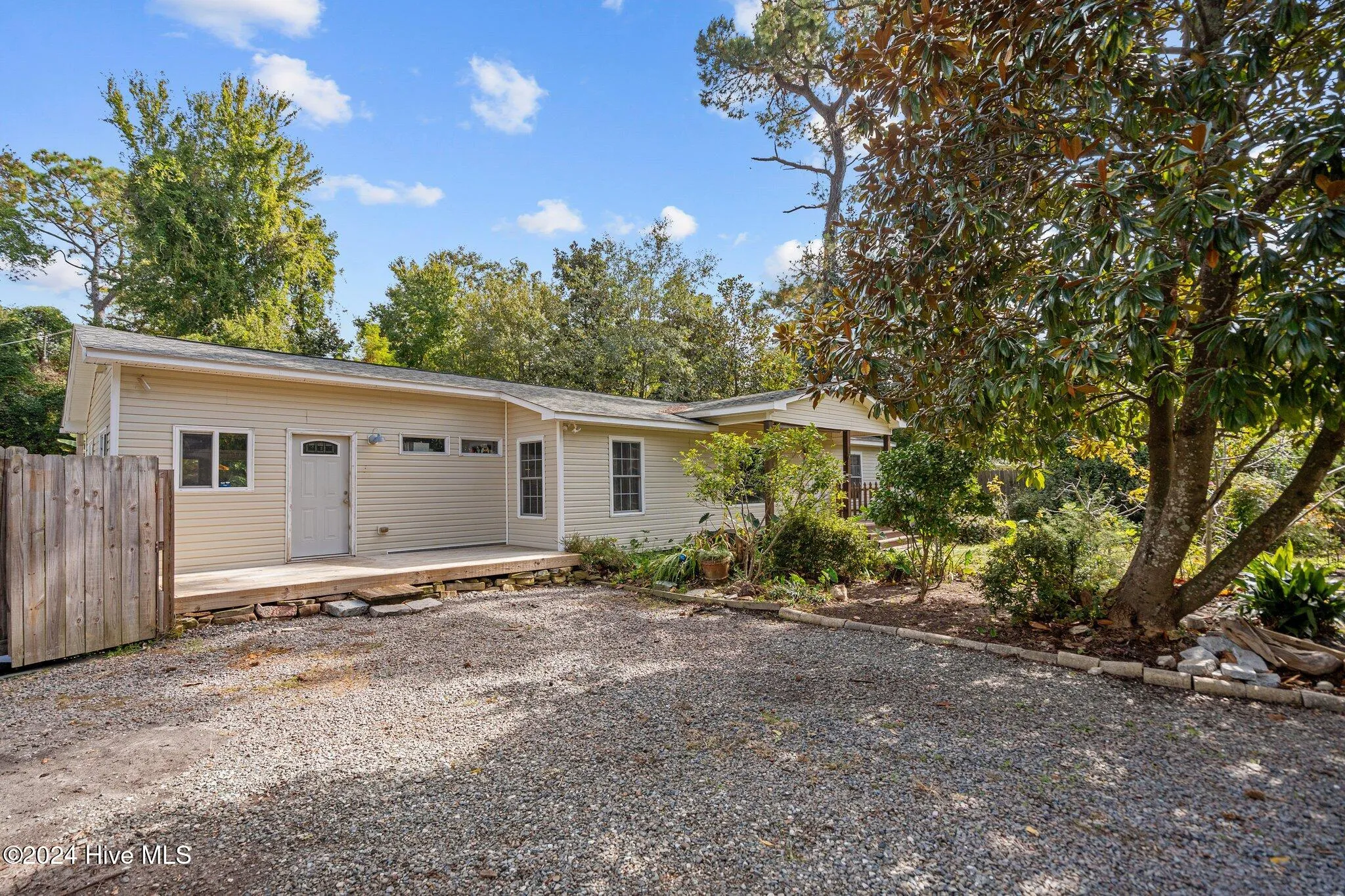 Wilmington, North Carolina 28401, United States, 3 Bedrooms Bedrooms, ,1 BathroomBathrooms,Residential,Pending,17590