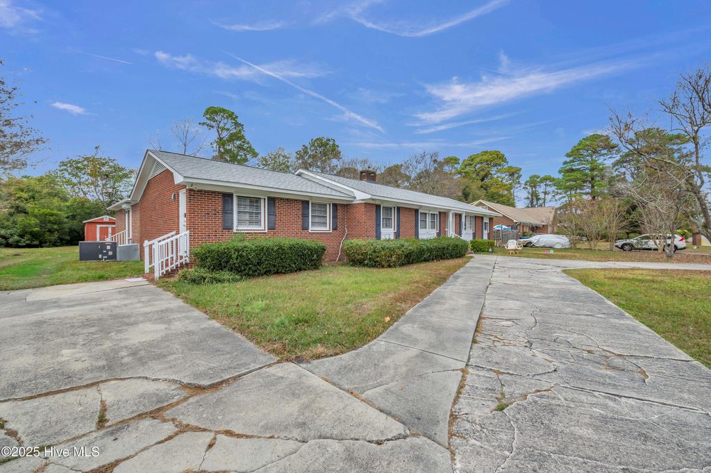 Photo of 327 Pinecliff Drive, Wilmington, NC 28409 (MLS # 100542884)